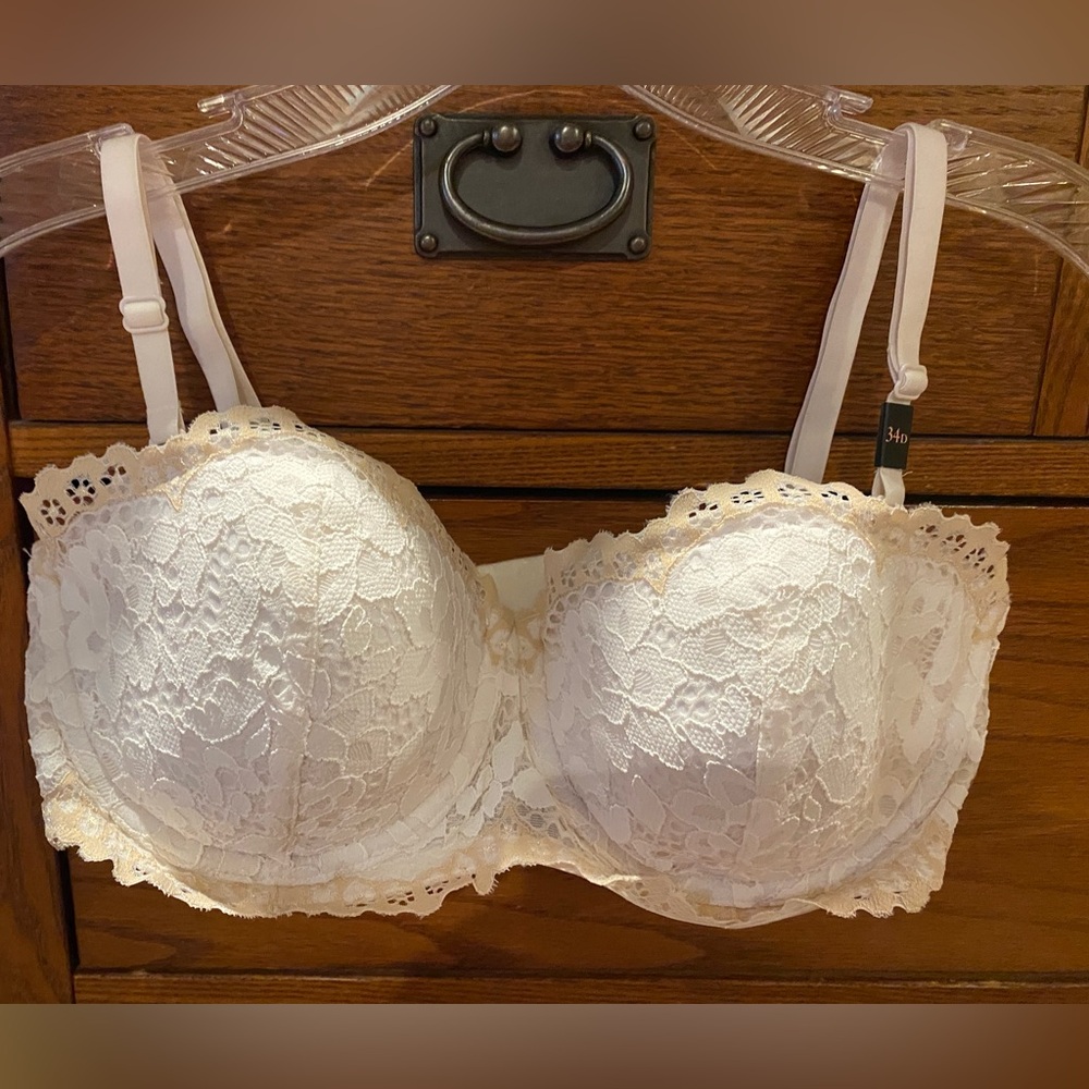 NWT Body By Victoria's Secret Cream Lace Balconette Bra